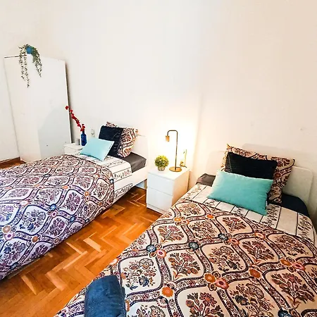 - Casanova Hostel *